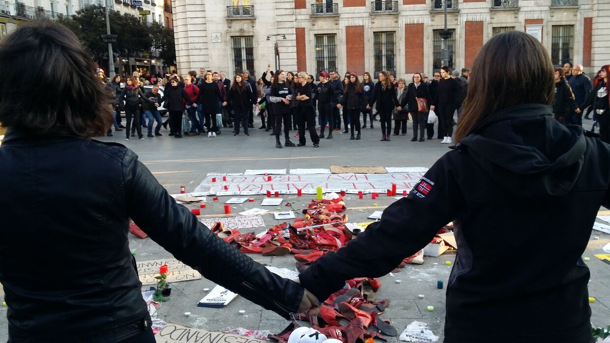 Женщины проводят голодовку в Мадриде в связи с участившимися случаями семейного насилия