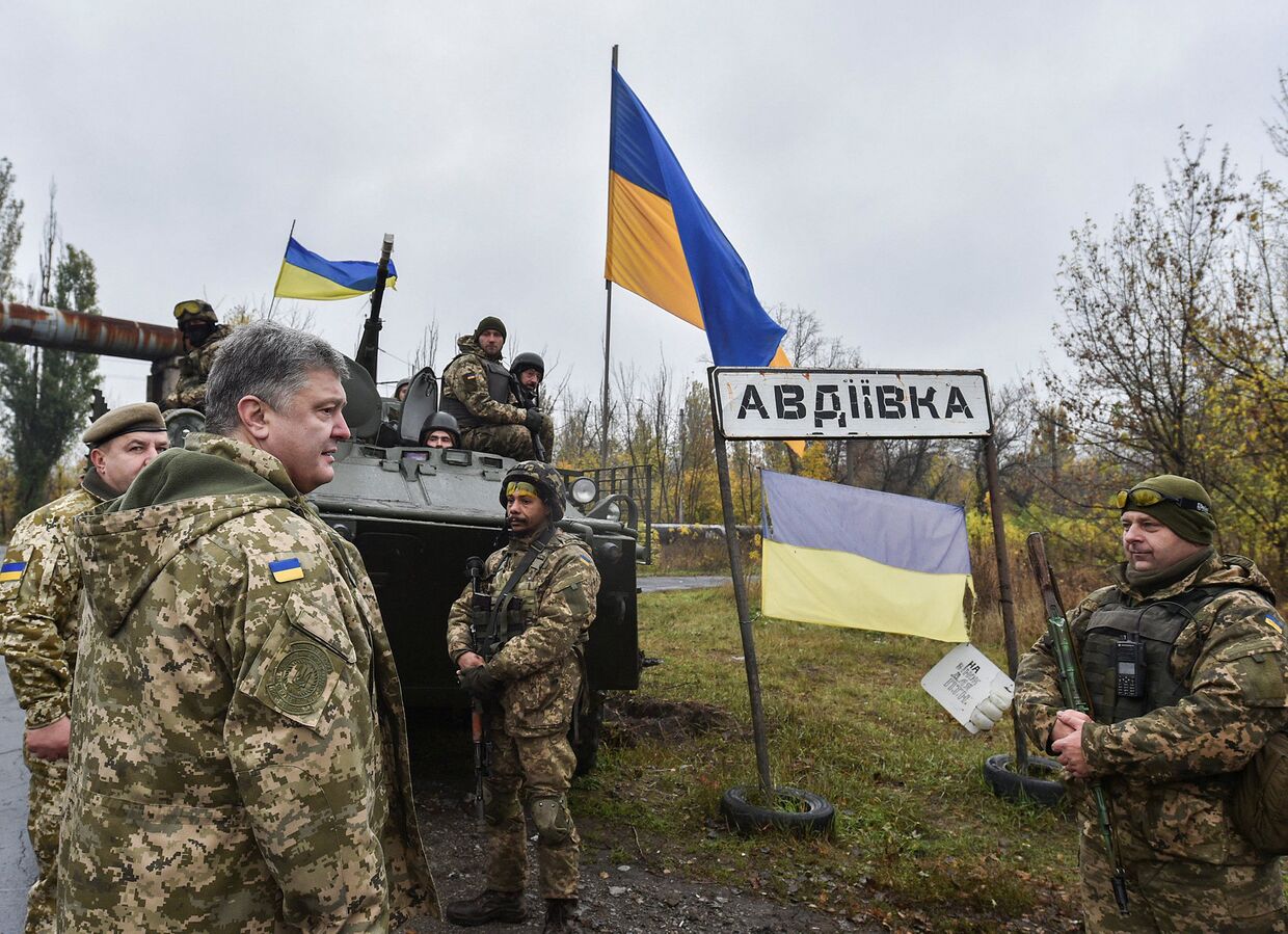 Президент Украины Петр Порошенко на позициях 72-й механизированной бригады в Авдеевке