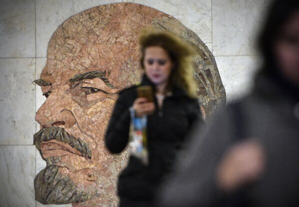 Ленин в московском метро