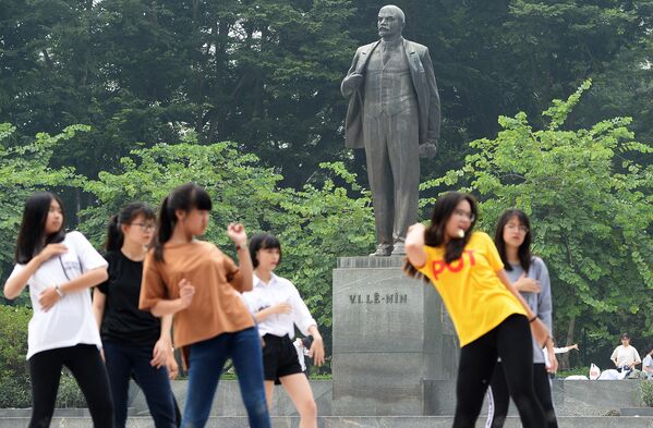 Ленин во Вьетнаме