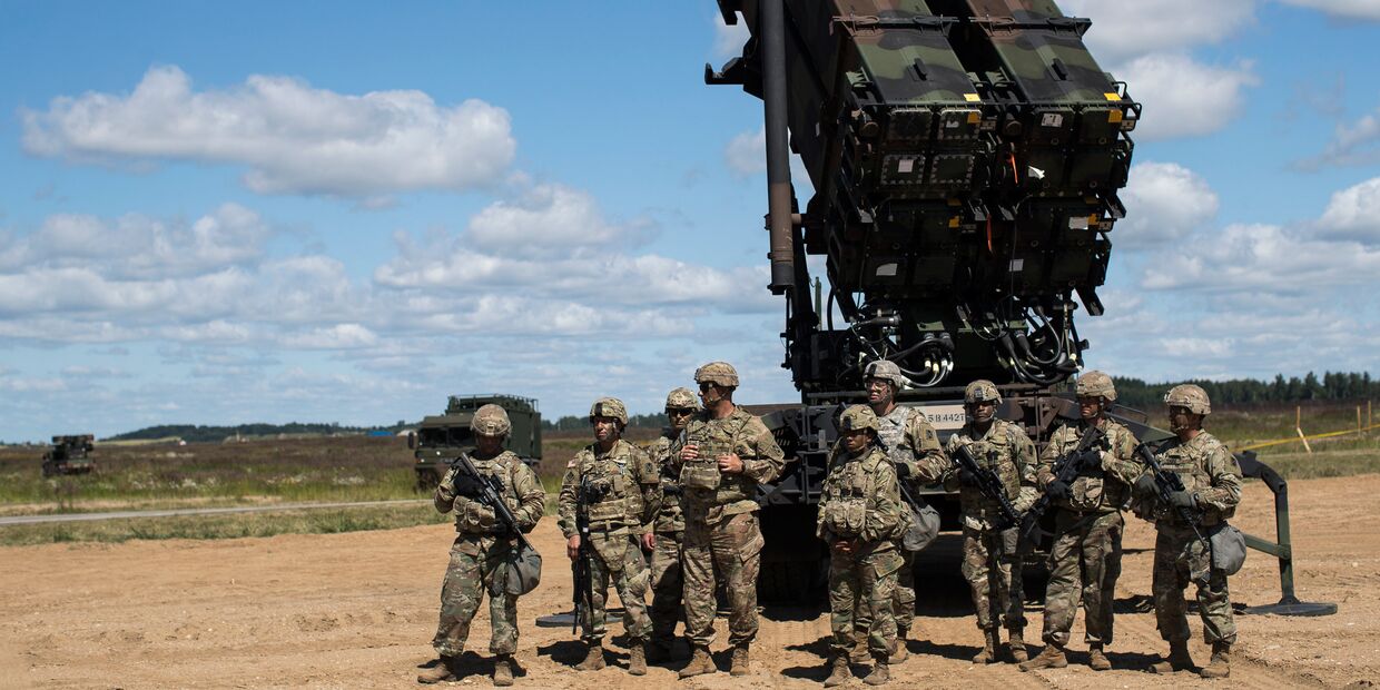 Американский ракетный комплекс Patriot во время учений НАТО в Литве Американский ракетный комплекс Patriot во время учений НАТО в Литве