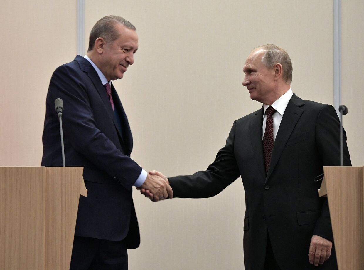 Президент Турции Реджеп Тайип Эрдоган и президент России Владимир Путин на пресс-конференции по итогам российско-турецких переговоров. 13 ноября 2017