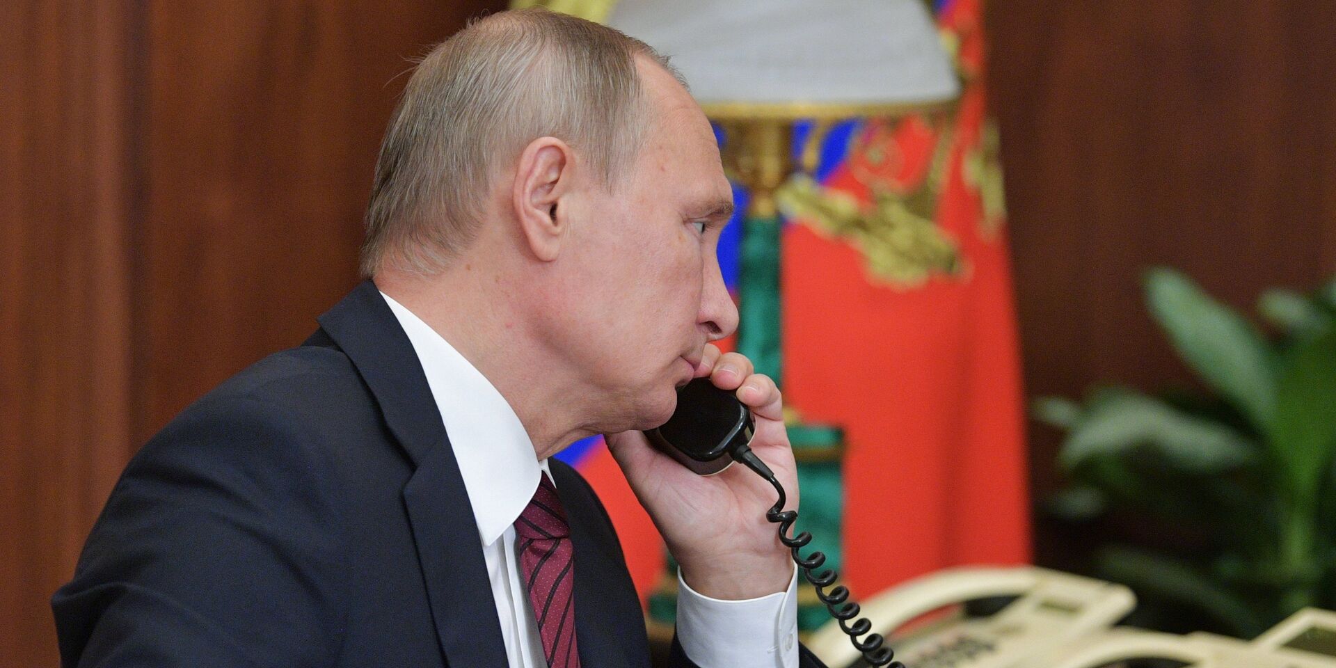 Президент РФ В. Путин провел телефонный разговор с главами ДНР А. Захарченко и ЛНР И. Плотницким - ИноСМИ, 1920, 02.11.2022