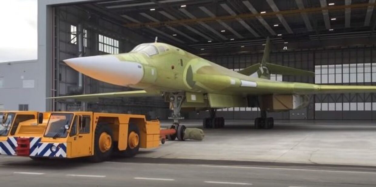 Тяжелый бомбардировщик Ту-160 M2