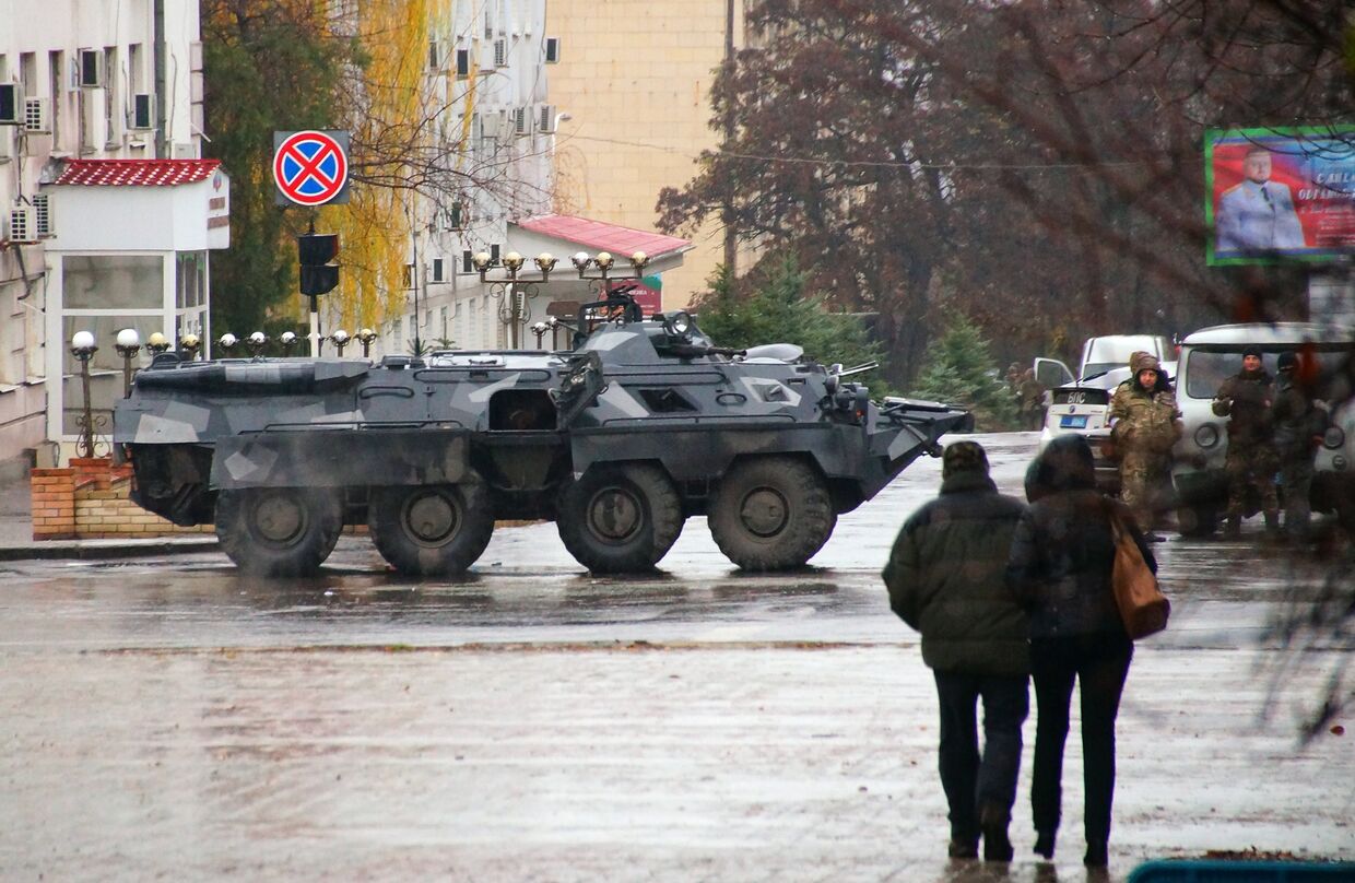 Военнослужащие Луганской народной республики в Луганске