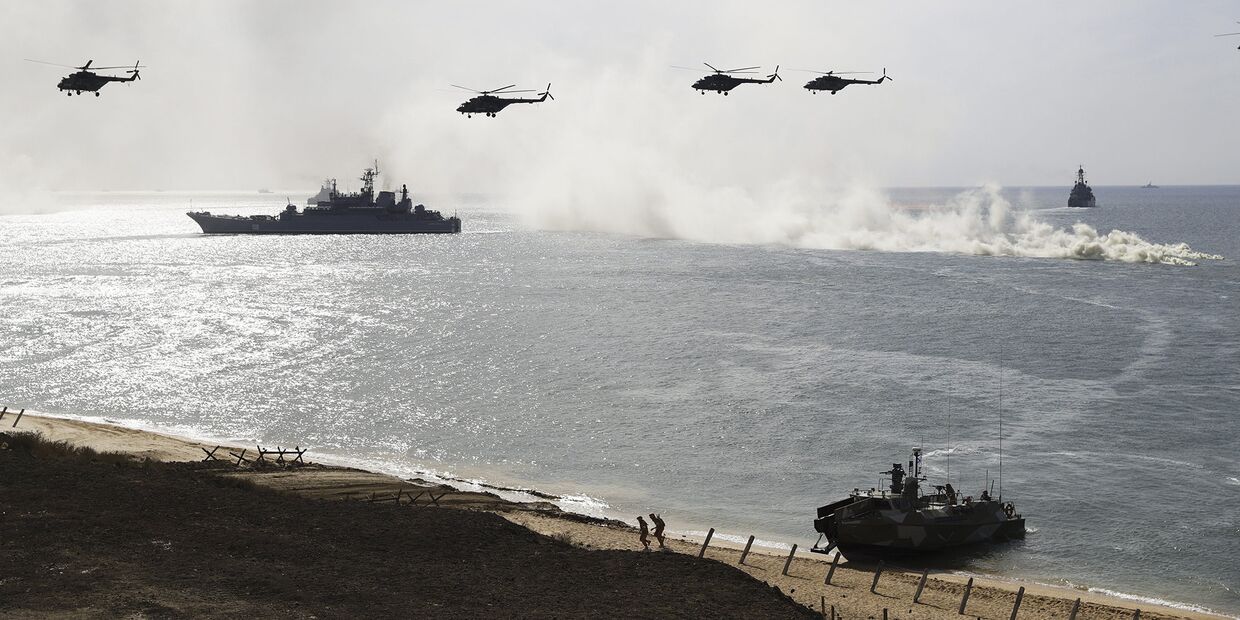 Военные учения ВМС РФ в Крыму