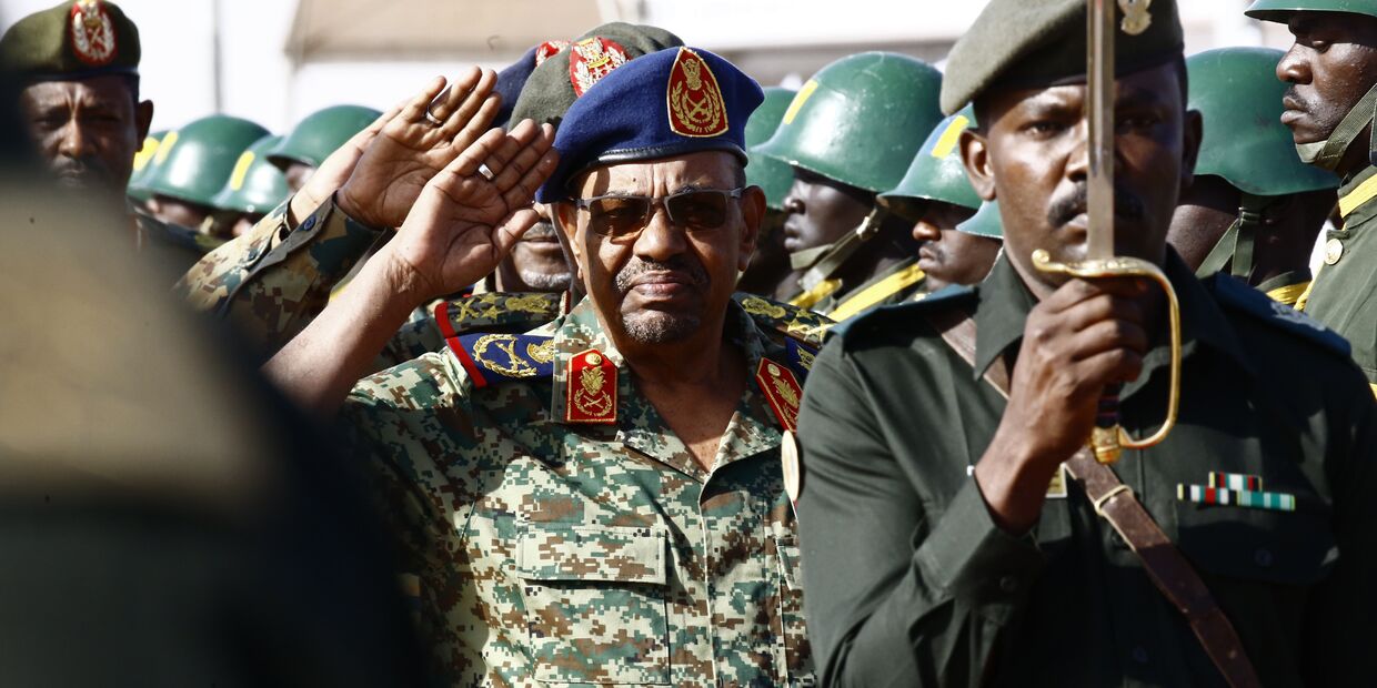 Президент Судана Омар Башир на авиабазе Марва, Хартум