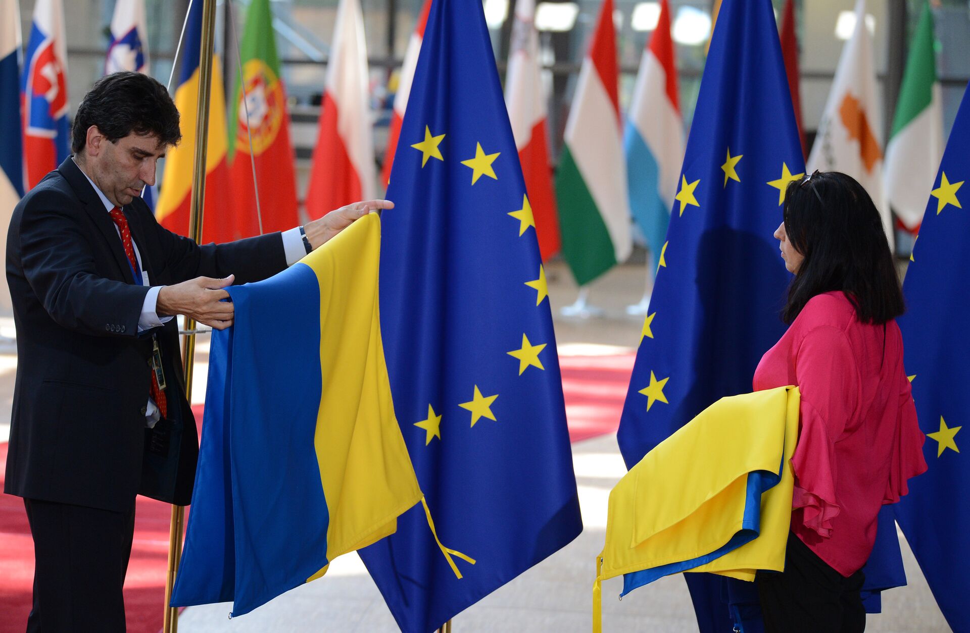 Флаги ЕС и Украины в Брюсселе - ИноСМИ, 1920, 06.10.2020