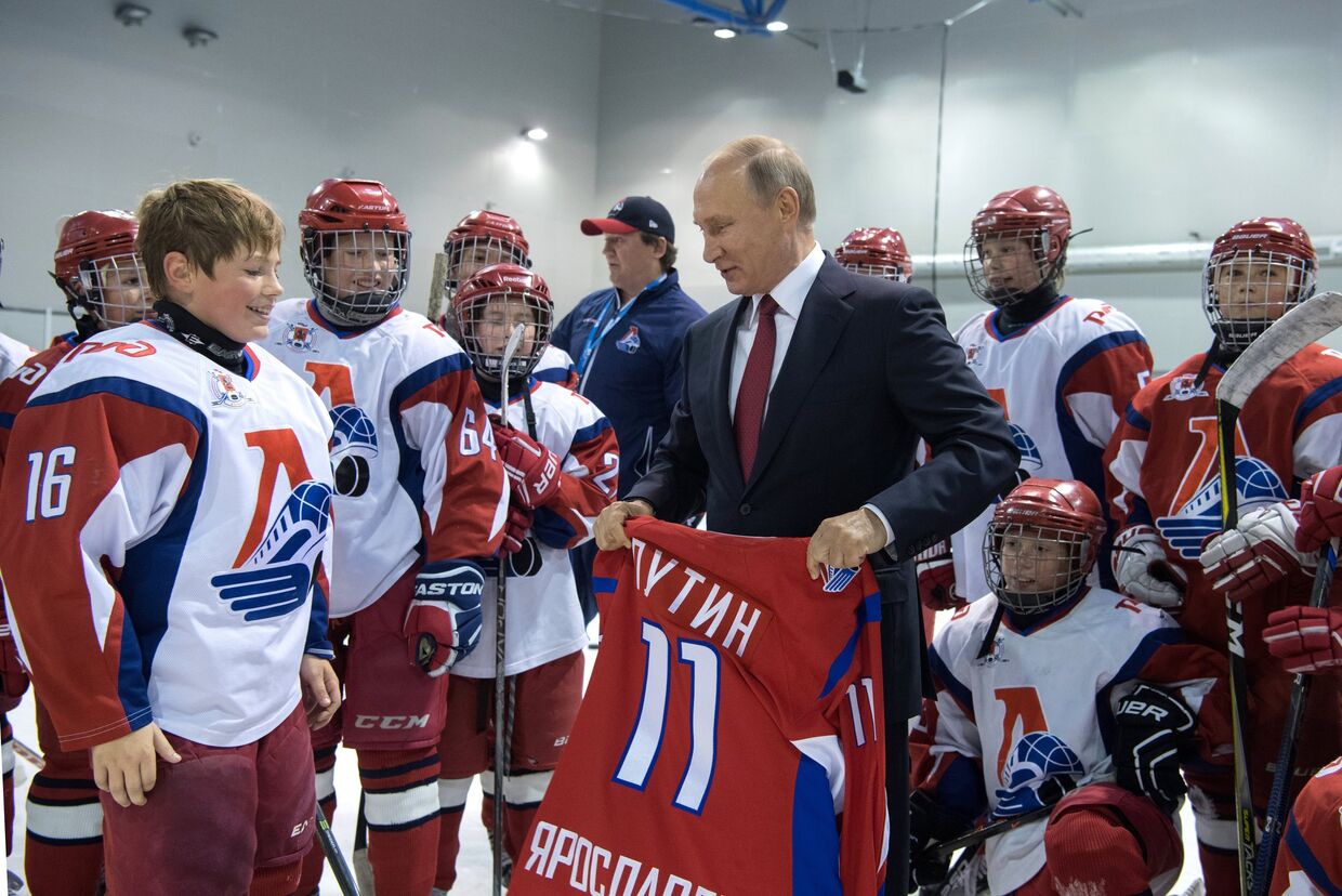 Владимир Путин в Государственном училище олимпийского резерва в Ярославле