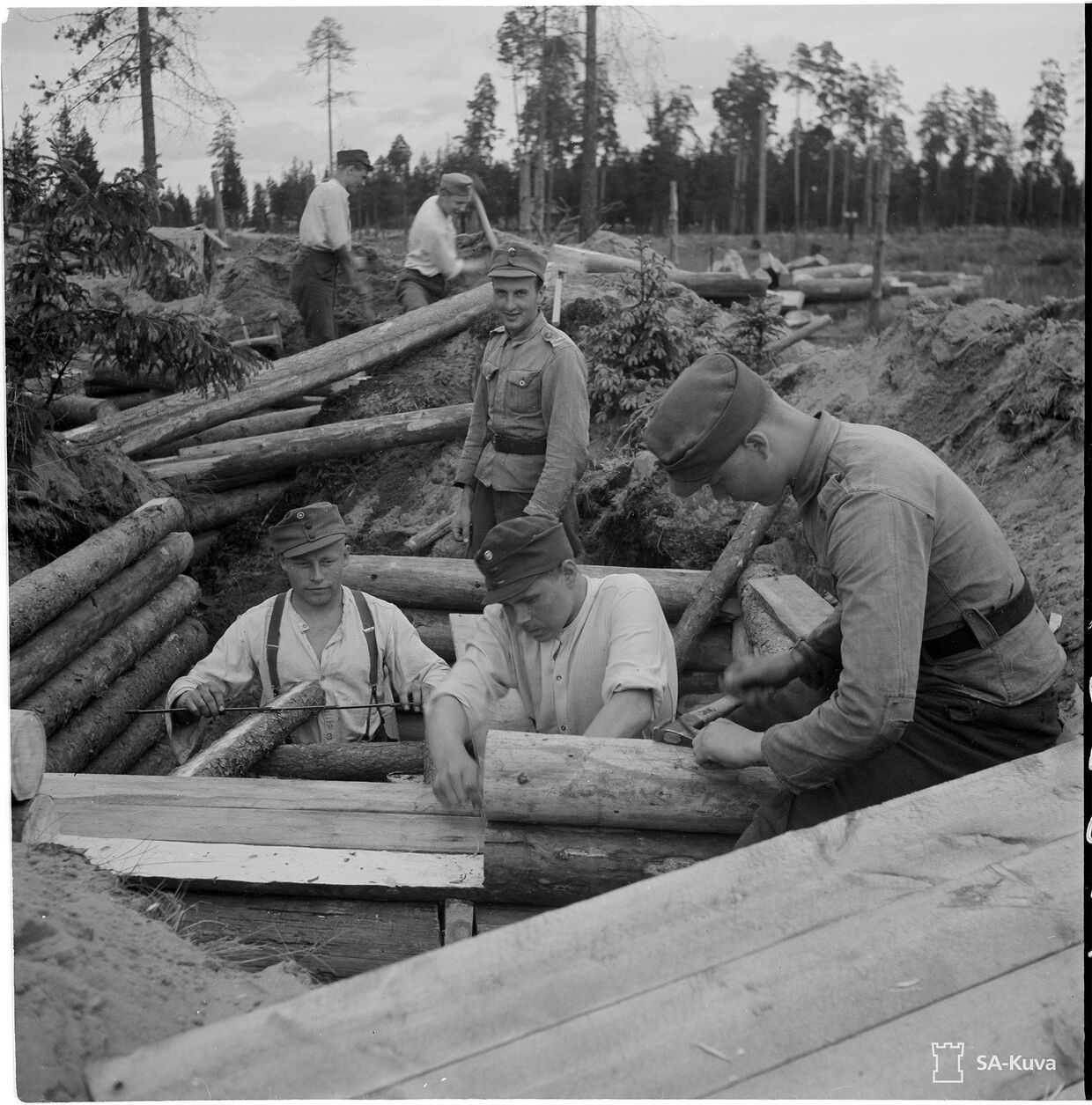 Финские солдаты на строительстве оборонительных сооружений в Карелии, 18 июня 1944 г.
