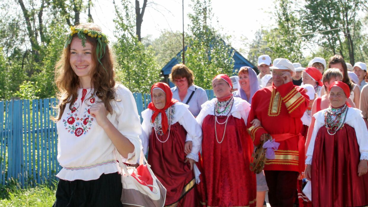 Русский фольклорный праздник «Каравон» открылся в селе Никольское