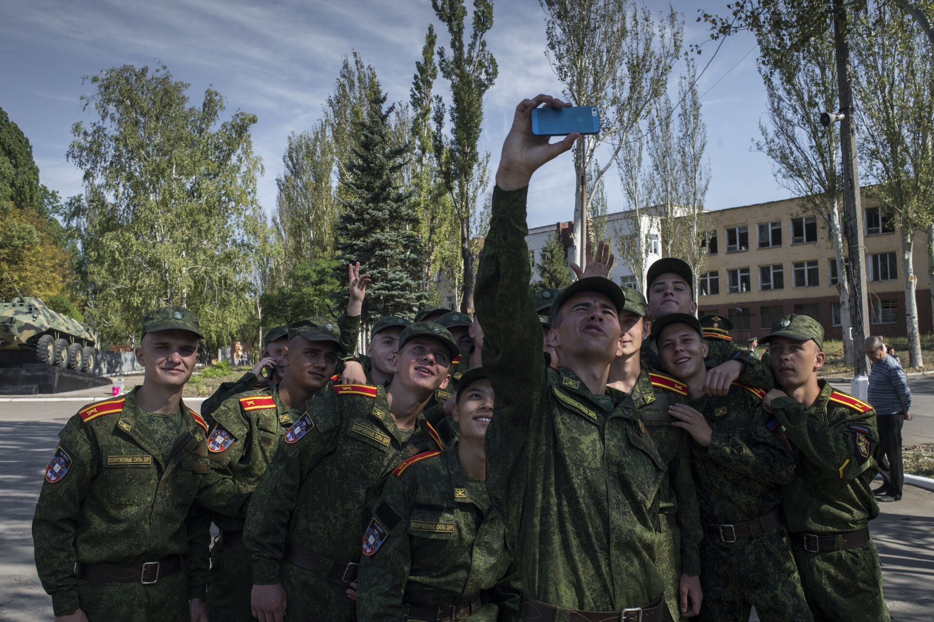 Части войсковые донецк. Донецкое общевойсковое командное училище. Высшее командное училище Донецк. Высшее командное училище Донецкое военное. Донецкое высшее общевойсковое командное училище вс ДНР.