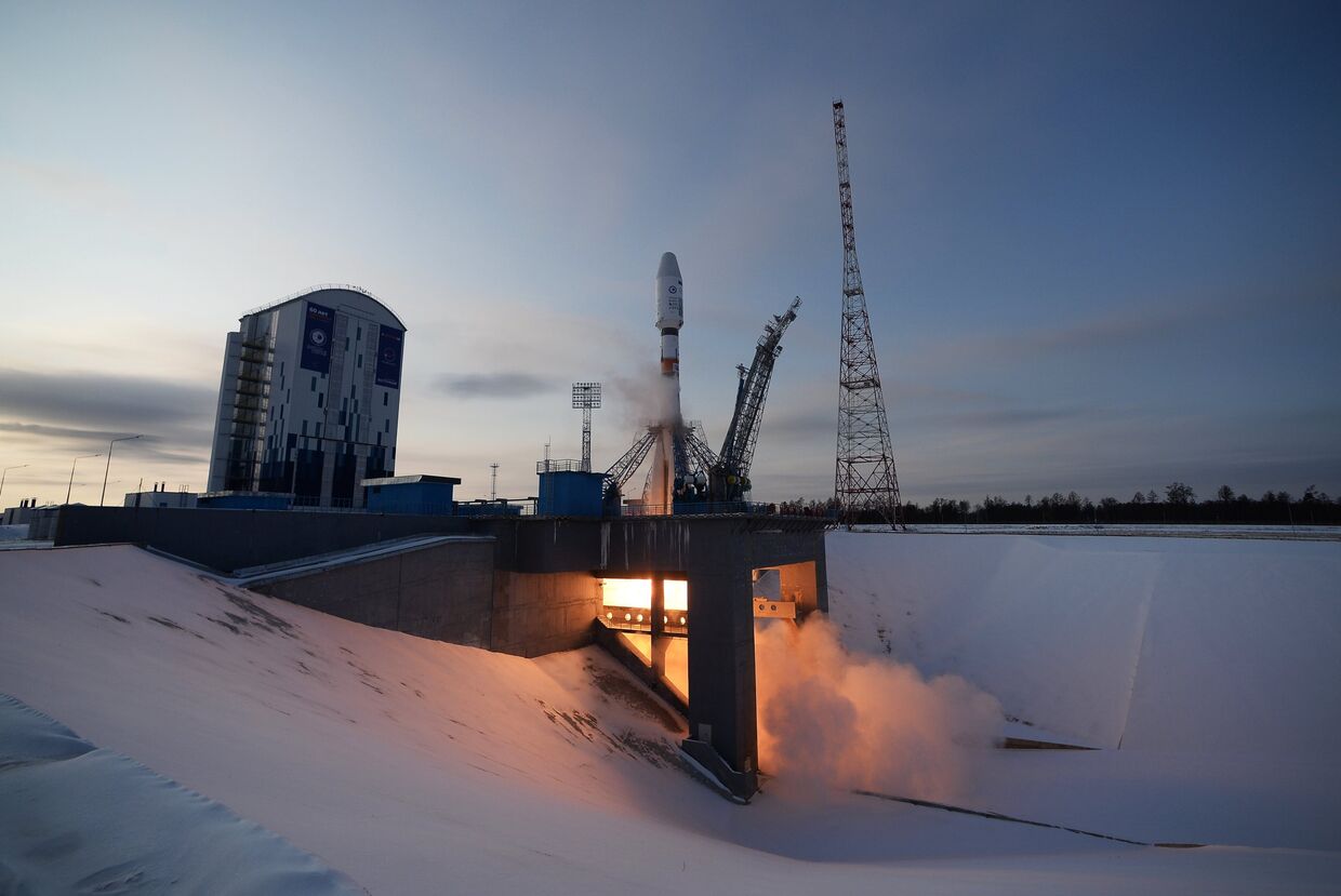 Запуск ракеты-носителя Союз-2.1б с КА Метеор №2-1 с космодрома Восточный
