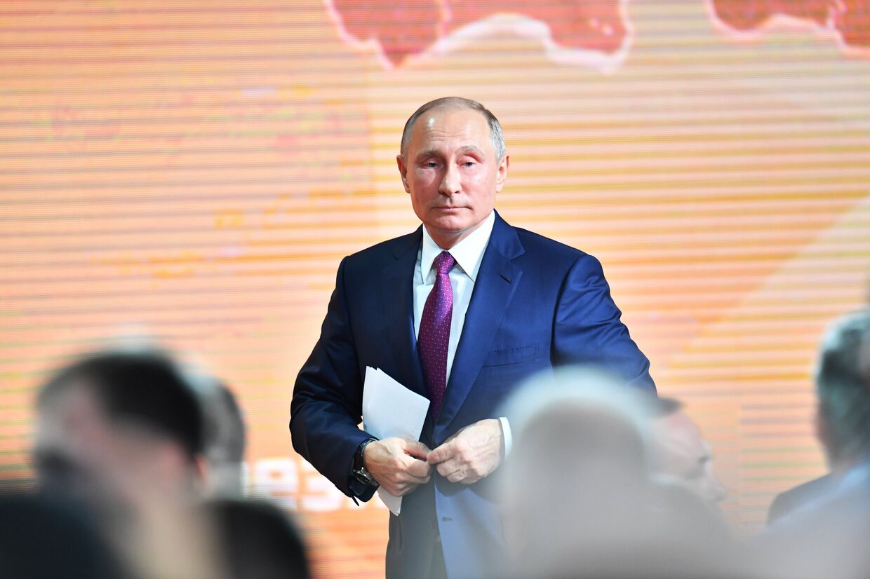 Президент РФ Владимир Путин после ежегодной большой пресс-конференции