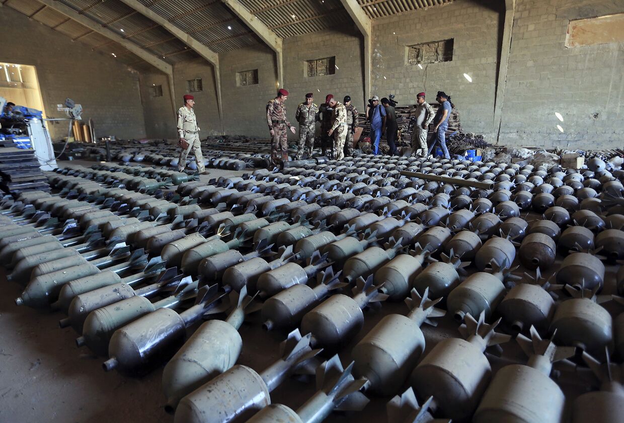 Боеприпасы, принадлежавшие боевикам ИГИЛ (запрещено в РФ), найденные в Фаллудже в Ираке