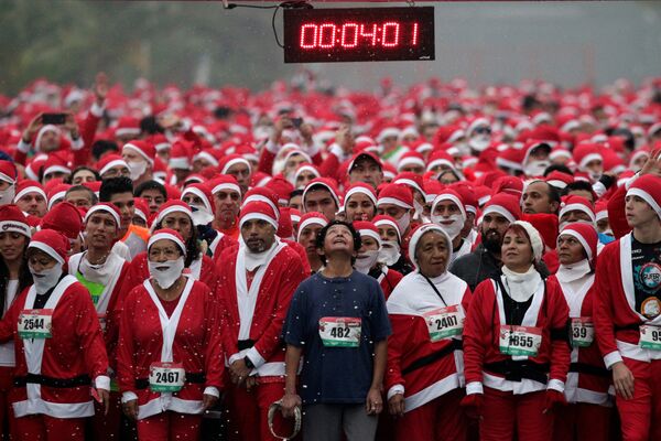 Забег Санта-Клаусов Run Santa Run в Монтерее