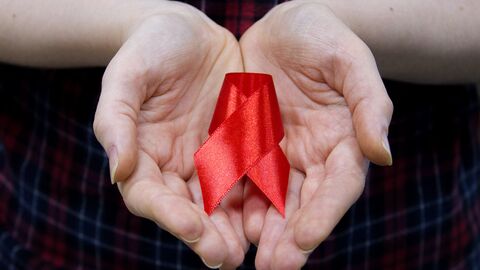 ВИЧ смертельно опасен и другие заблуждения о вирусе иммунодефицита человека