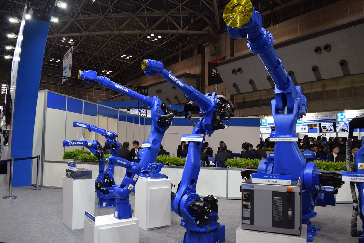 Промышленные роботы на международной выставке роботов IREX в Токио