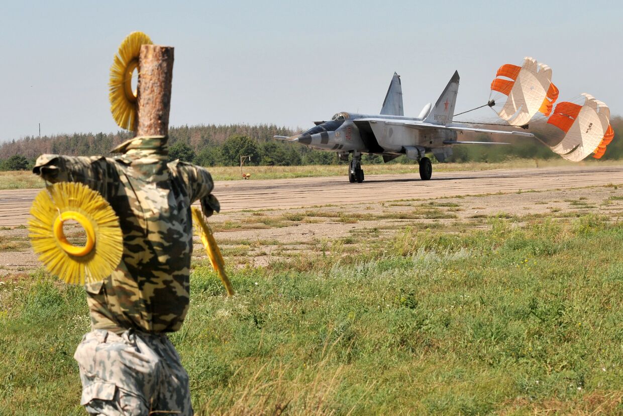 Работа военной авиабазы в Воронежской области