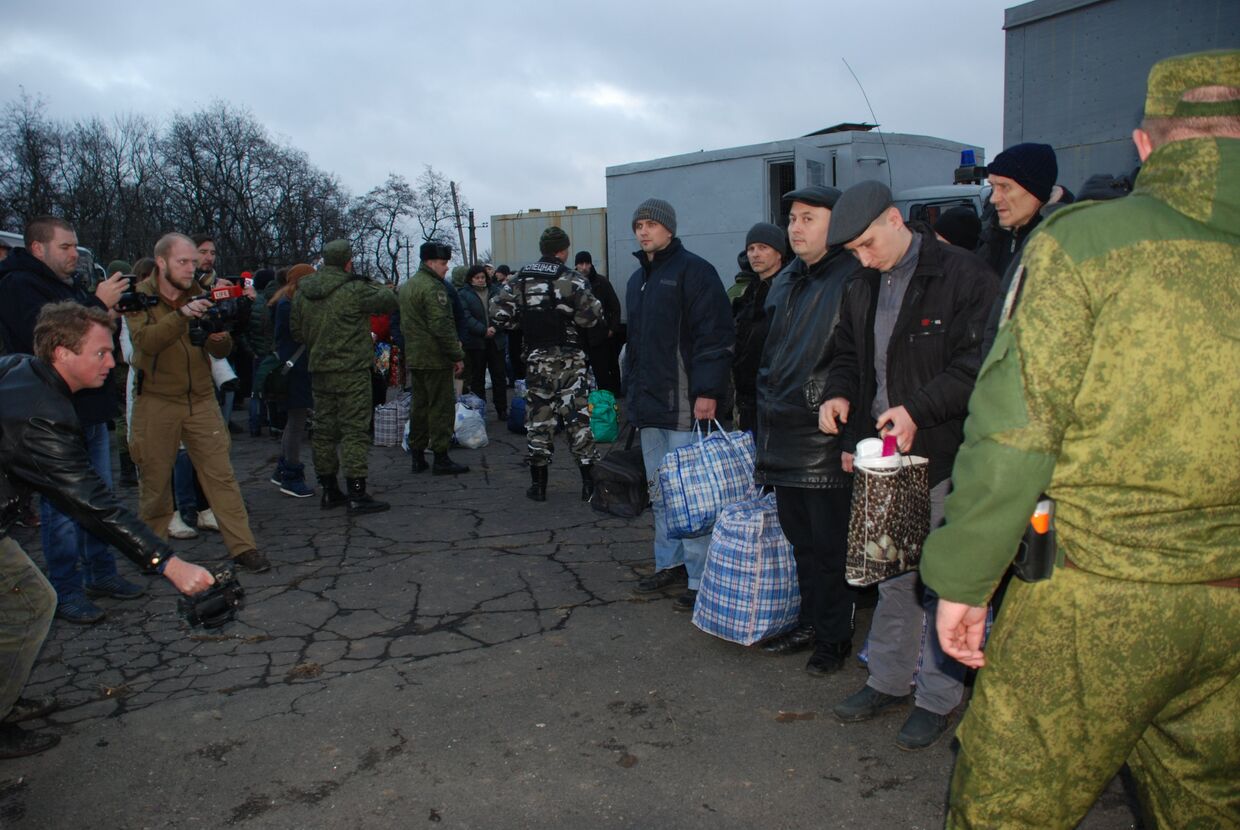 Обмен военнопленными между ДНР и Украиной в Донецкой области. 27 декабря 2017