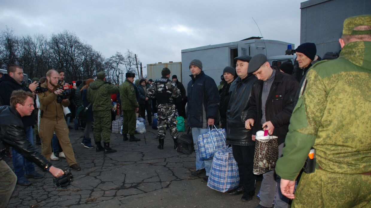 Обмен военнопленными между ДНР и Украиной в Донецкой области. 27 декабря 2017
