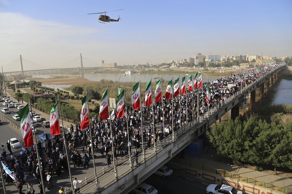 Участники демонстрации в поддержку правительства Ирана в городе Ахваз. 3 января 2017