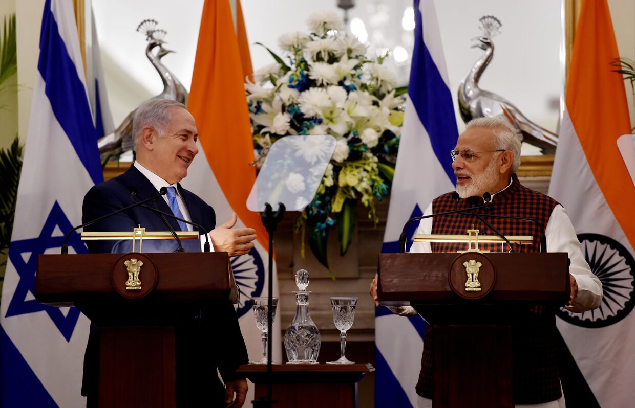Премьер-министр Израиля Биньямин Нетаньяху и Премьер-министр Индии Нарендра Моди на пресс-конференции в Хайдарабад-Хаус в Нью-Дели, Индия. 15 января 2018