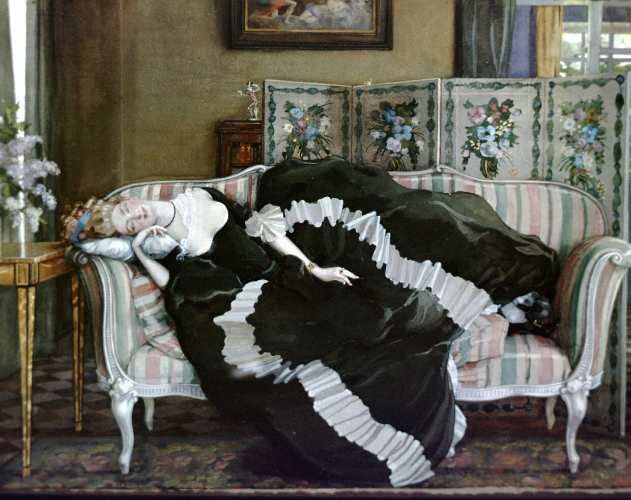 Репродукция картины Спящая молодая женщина