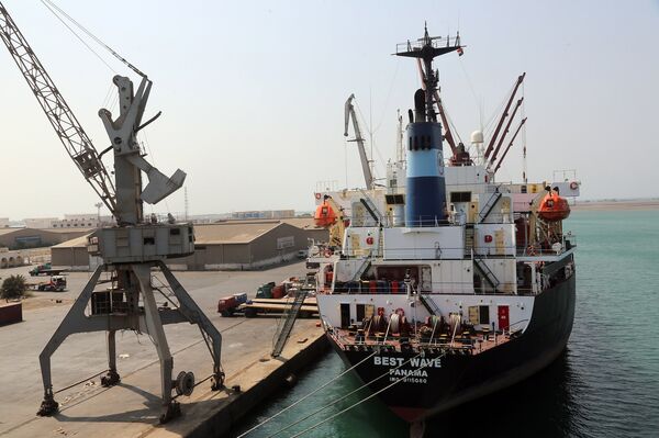 Удерживаемый повстанцами в Йемене порт Ходейда Удерживаемый повстанцами в Йемене порт Ходейда