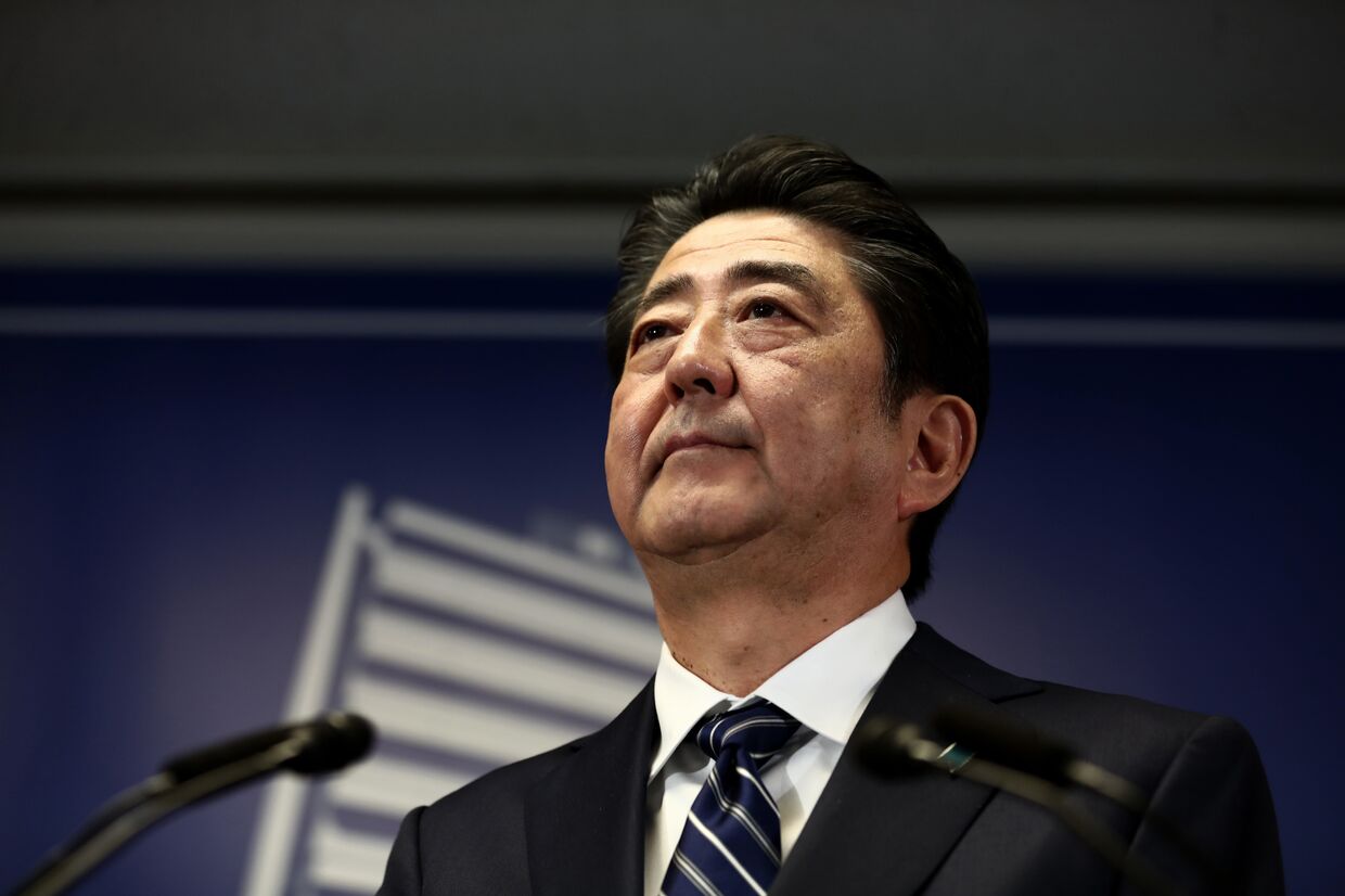 Премьер министр Японии Синдзо Абэ на пресс-конференции в Токио после прошедших в Японии парламентских выборов. 23 октября 2017
