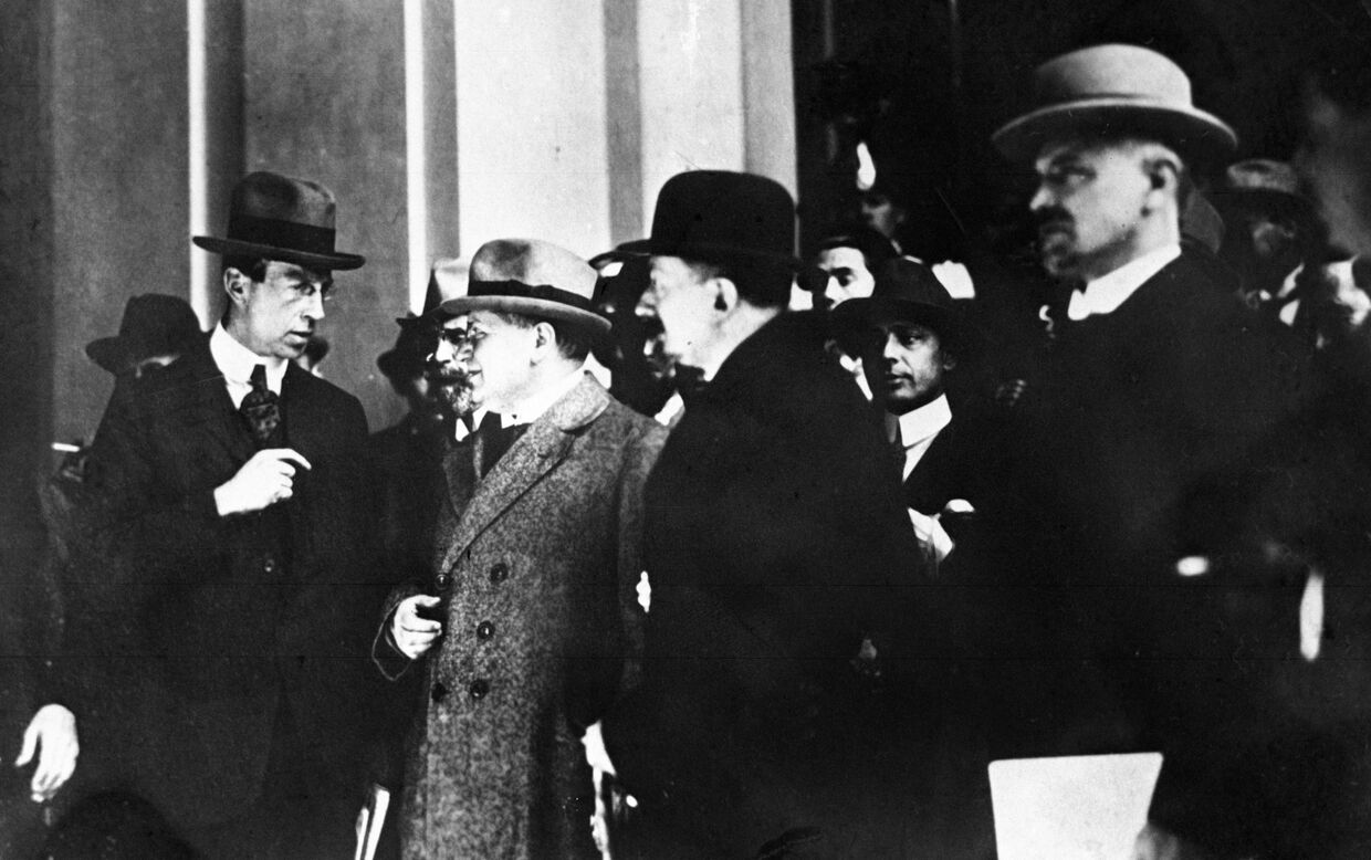 Члены делегации РСФСР на Генуэзской конференции: Максим Литвинов, Георгий Чичерин и Леонид Красин (слева направо), 1922 год