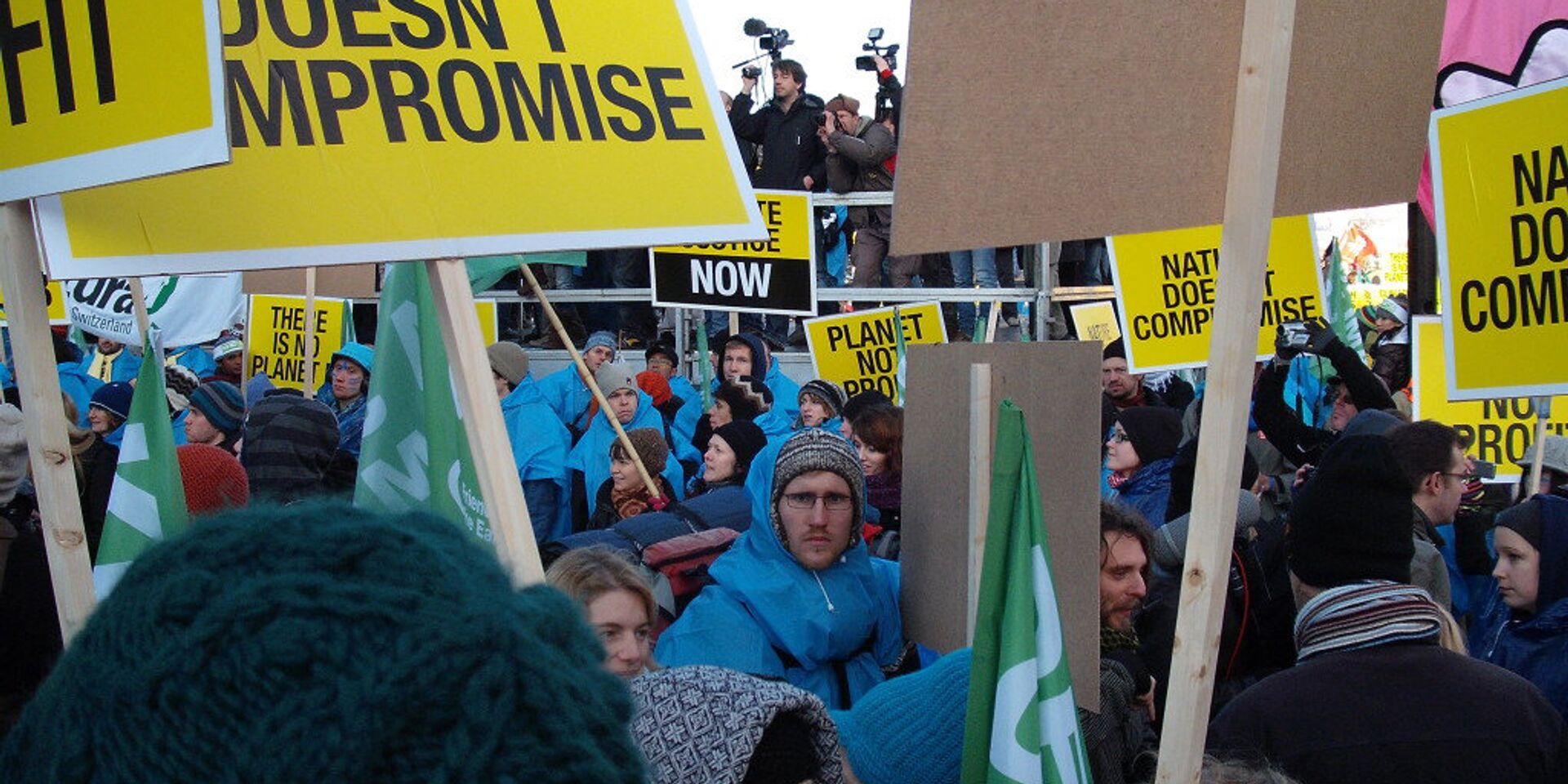 Участники протестов на саммите ООН по климату в Копенгагене в 2009 году - ИноСМИ, 1920, 08.02.2024