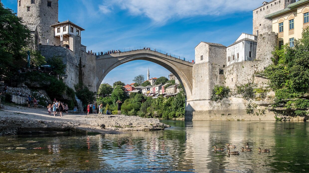 Старый мост в городе Мостар, Босния и Герцеговина