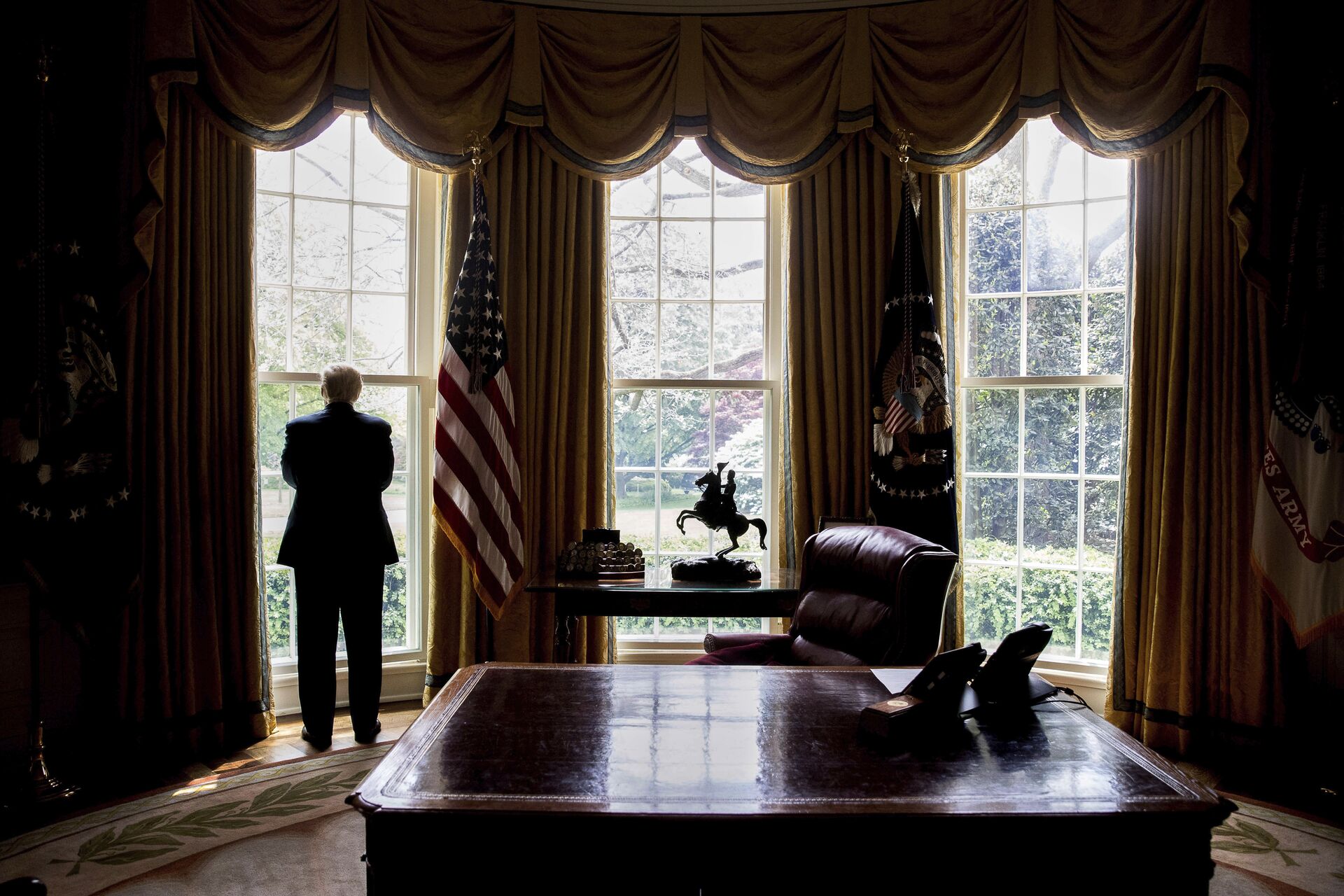 Президент США Дональд Трамп в Овальном кабинете Белого дома - ИноСМИ, 1920, 21.10.2020