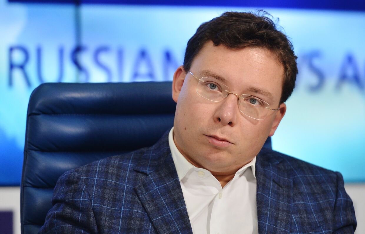 Директор Агентства стратегических коммуникаций Олег Бондаренко