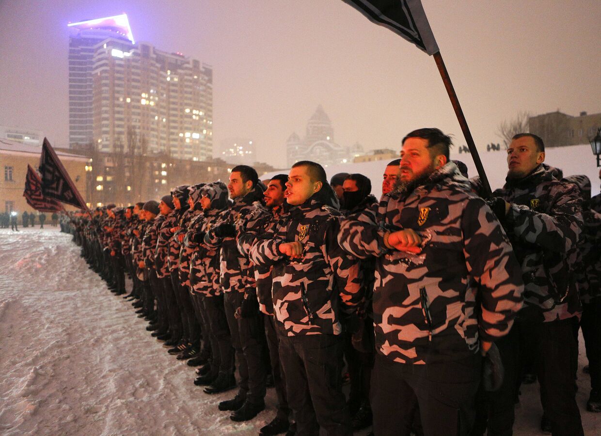 Добровольцы военизированного подразделения «Национальные дружины» в Киеве