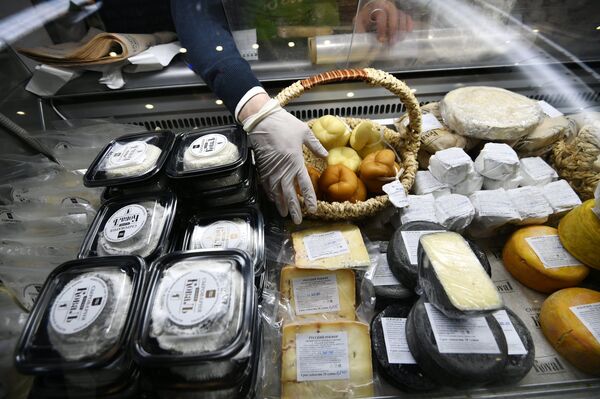 Фестиваль сыра на Манежной площади Фестиваль сыра на Манежной площади