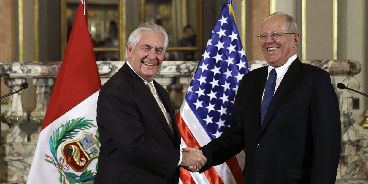 Госсекретарь США Рекс Тиллерсон и президент Перу Педро Пабло Кучински