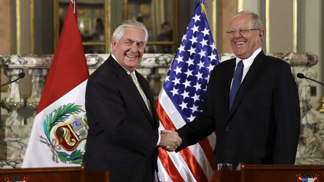 Госсекретарь США Рекс Тиллерсон и президент Перу Педро Пабло Кучински