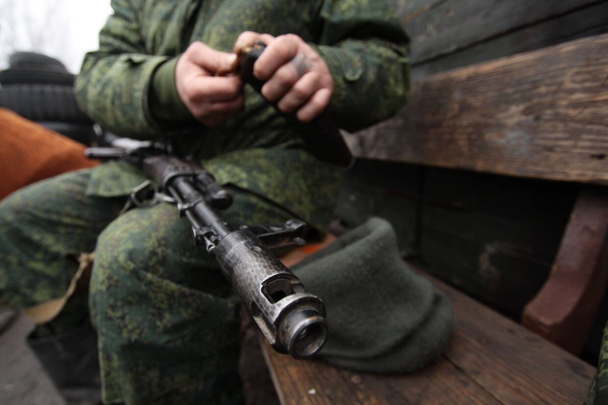 Военнослужащий армии ДНР на позиции