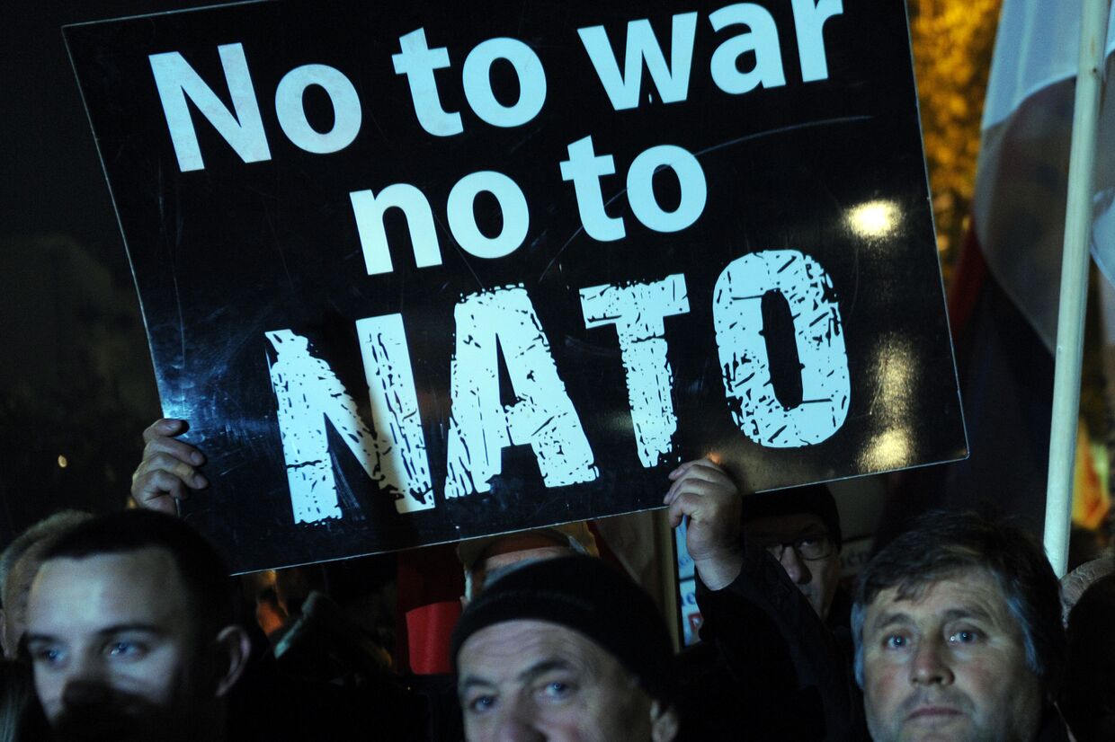 Протест против вступления Черногории в НАТО в Подгорице. 2015 год