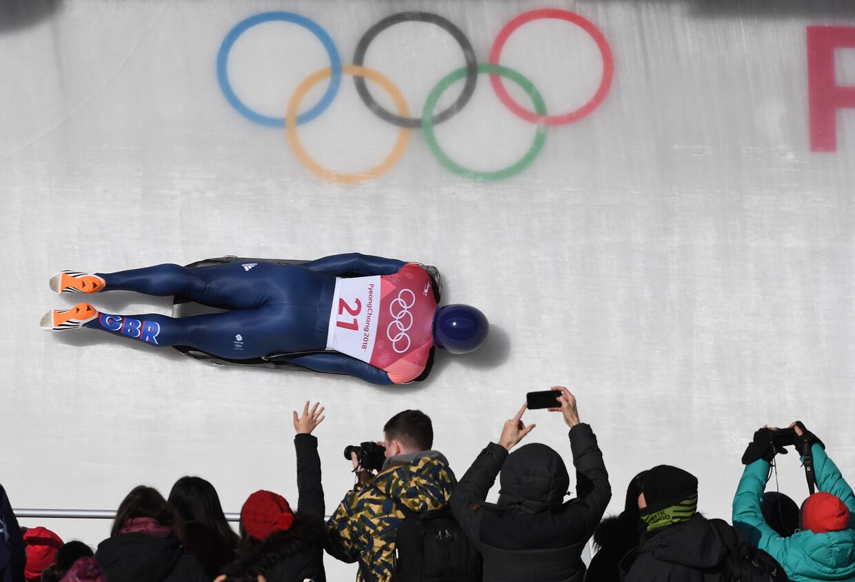 Скелетонист Джерри Райс из Великобритании во время финала мужского скелета на зимних Олимпийских играх 2018