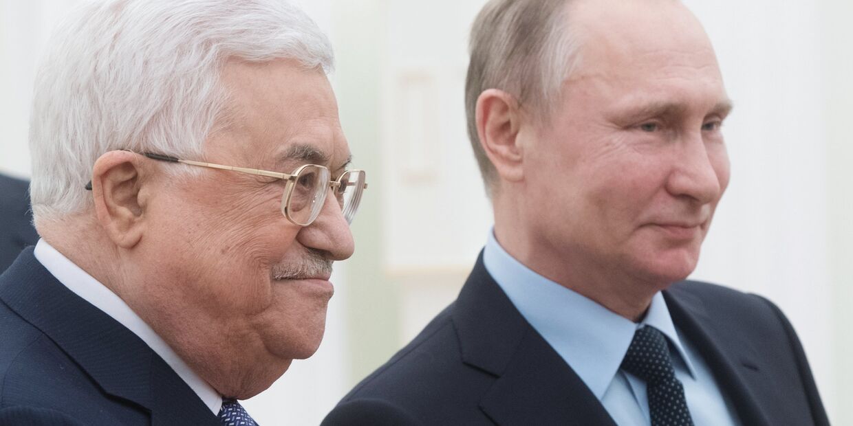 Президент РФ Владимир Путин и президент Палестины Махмуд Аббас во время встречи. 12 февраля 2018
