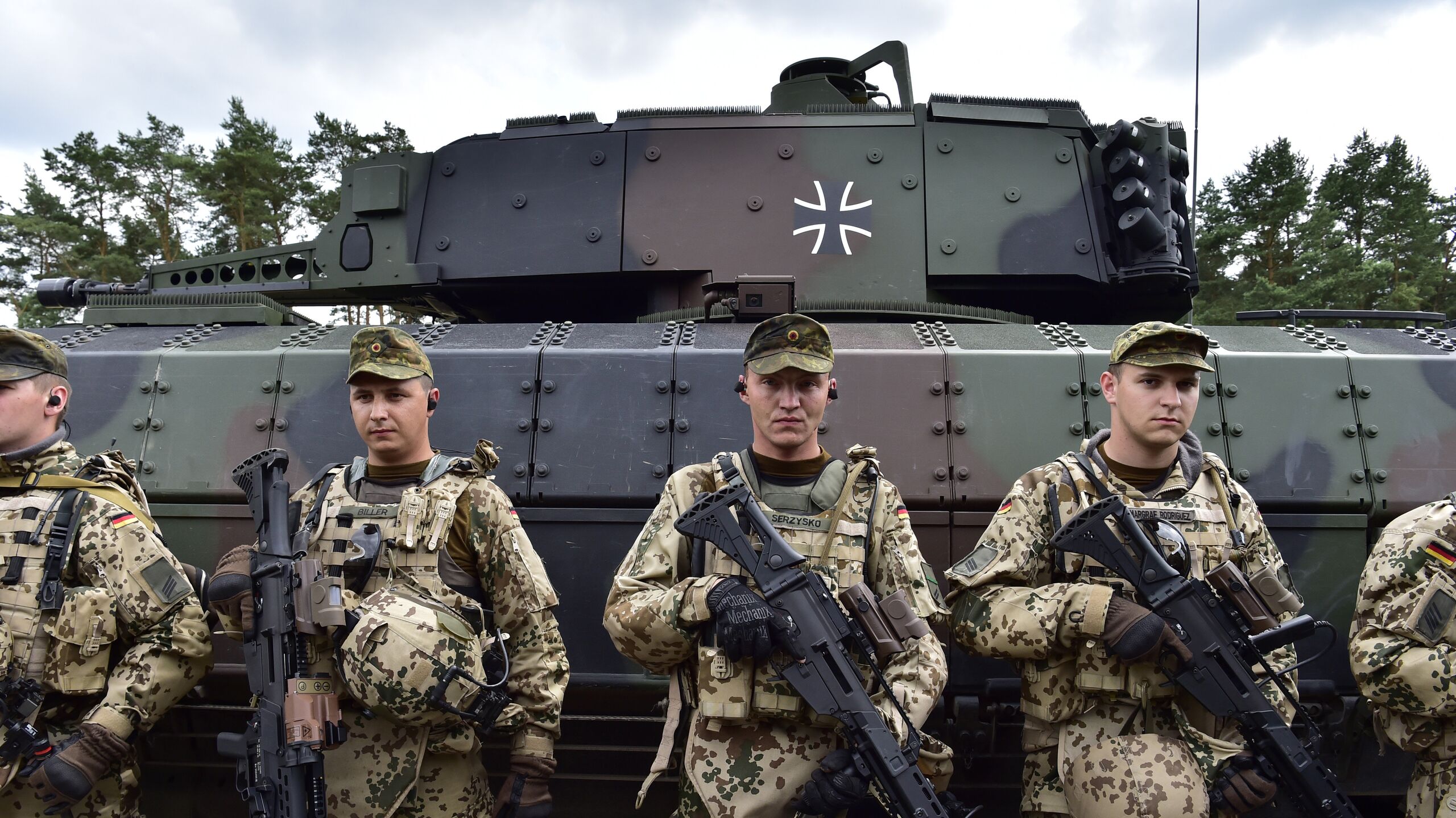 Войска германий. Танкисты Бундесвера. Армия Украины. Украинские войска. Американские солдаты на Украине.