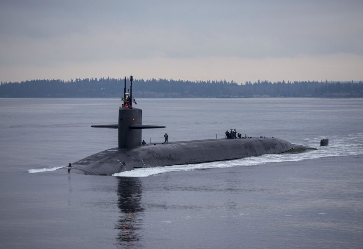Американская подводная лодка Пенсильвания возвращается на базу ВМС Китсап