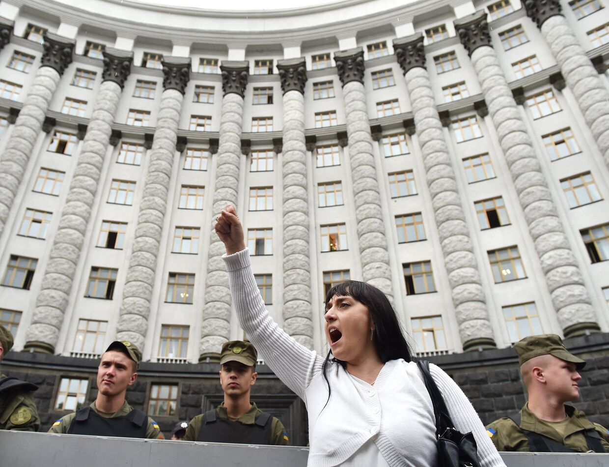 Женщина во время акции протеста в Киеве