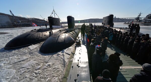 Дизельная подводная лодка Комсомольск-на-Амуре проекта 877 Палтус во время торжественной церемонии ввода в боевой строй Тихоокеанского флота после ремонта и модернизации Дизельная подводная лодка Комсомольск-на-Амуре проекта 877 Палтус во время торжественной церемонии ввода в боевой строй Тихоокеанского флота после ремонта и модернизации