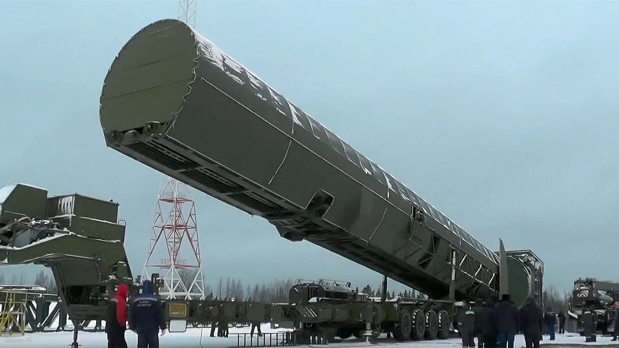 Демонстрация испытаний ракетного комплекса стратегического назначения Сармат во время послания президента РФ Владимира Путина Федеральному собранию
