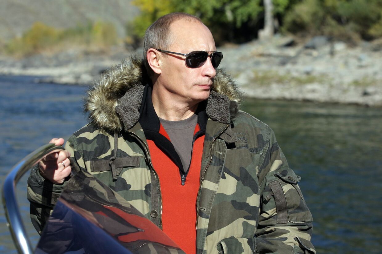 В.Путин во время экспедиции в Убсунурскую котловину