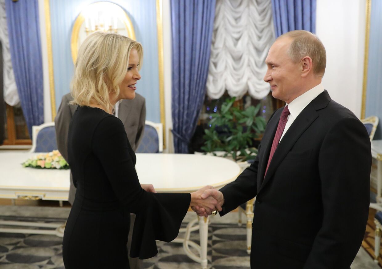 Президент РФ Владимир Путин и журналист американского телеканала NBC Мегин Келли